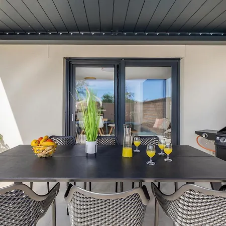 2 Bedroom Stunning Home In Peroj Holiday home Peroj