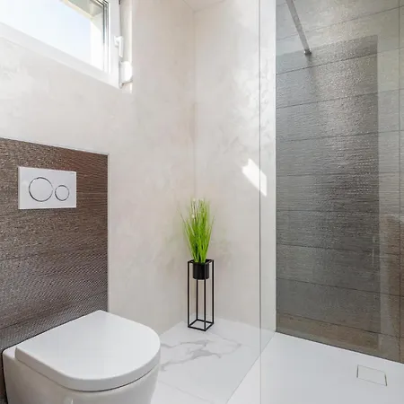 2 Bedroom Stunning Home In Peroj Ferienhaus Peroj
